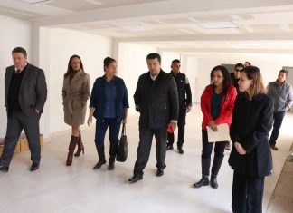 Recorre Cabada instalaciones de Vida Integral para la Mujer