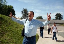 Llama Fox “chachalaca” al presidente Obrador