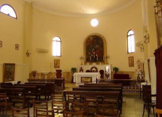 Se prende fuego en interior de iglesia