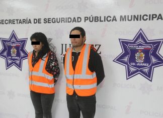 Matrimonio peleaba en la vía pública