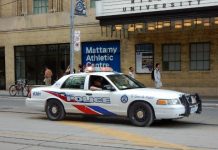 Asesinó a su familia con hacha y cuchillo