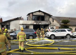 Avionazo en California deja 5 muertos