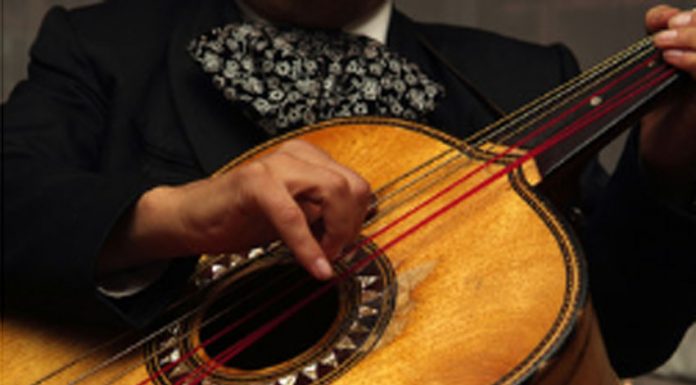 Asesinan a balazos a un mariachi