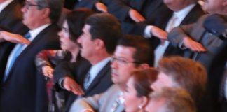 DESENTUERTOS: DERRAMA MIEL CORRAL SOBRE CABADA