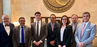 DESENTUERTOS: VISITA A WASHINGTON FUE UNA VACILADA