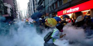 Segundo día de disturbios en Hong Kong por protestas
