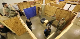 Así entrenan agentes del ICE para detener migrantes