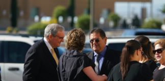 Tras tiroteo, marchan por la “unidad” en El Paso, Texas