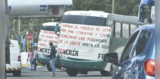 Acuerdan en Segob liberación de 92 choferes retenidos por normalistas