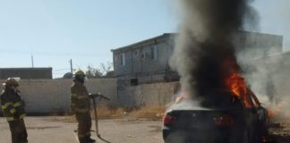 Prenden auto que estaba en terreno baldío