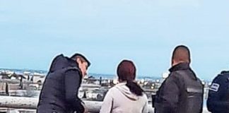 Se arrojaría de puente, pero se lo impiden