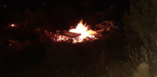 Civiles armados incendian 20 hogares en Chihuahua