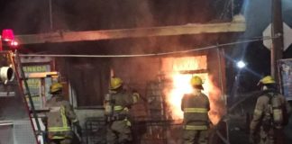 Arde negocio de frituras en la 16 de Septiembre