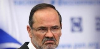 DESENTUERTOS: SE MOLESTA ‘EL AVIADOR’ Y SALTA COMO CHAPULÍN