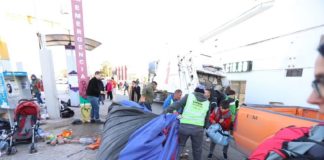 Desalojan a migrantes del puente Paso del Norte