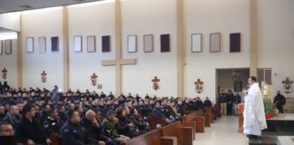 Con misa celebran policías su día