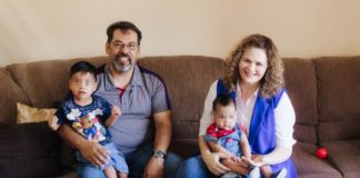 Reciben a cinco menores en su hogar con programa Familias de Puertas Abiertas