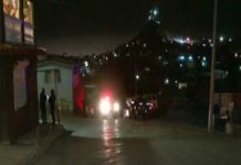 Se impacta niño contra poste y muere