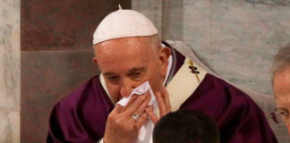 Da negativo el papa al coronavirus