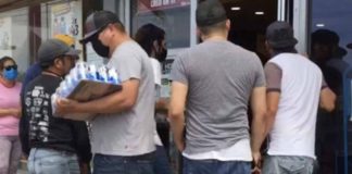 Hacen compras de pánico de cerveza y sin sana distancia