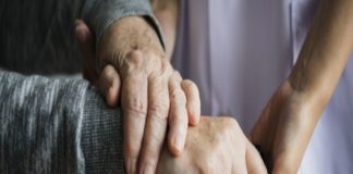 Denuncian brote de Covid-19 en asilo local