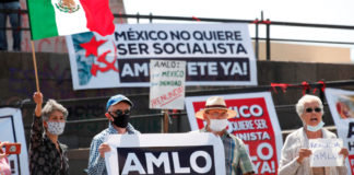 Piden renuncia a AMLO con caravanas