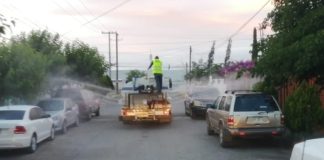 Sanitizan con pipas aspersoras alrededor de 13 colonias