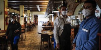 Exigen reapertura vendedores de carros, restauranteros y dueños de centros recreativos