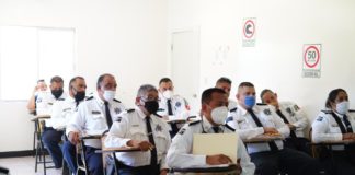 Reciben agentes viales curso de actualización