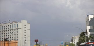 Esperan para hoy posibles lluvias y máxima de 36 grados