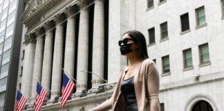 Puede EU llegar hasta los 100 mil casos de covid diarios: Epidemiólogo