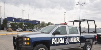Detienen a menor de 15 años por robar auto con violencia