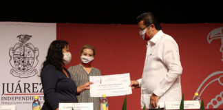 Entrega Alcalde apoyos económicos a usuarios de guarderías