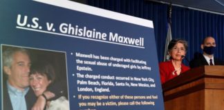 Exnovia de Epstein se declara inocente de tráfico sexual