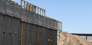 Estafaron con muro fronterizo