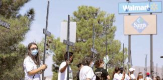 Debe EU proscribir a grupos supremacistas: Ebrard