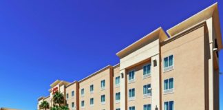 Encierran a niños migrantes en hoteles de El Paso Texas