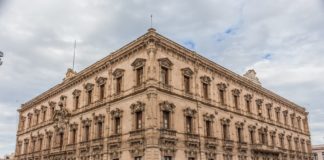 Retira antimotines a los agricultores que tenían tomado el centro de Chihuahua