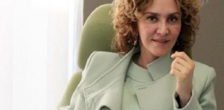 DESENTUERTOS: ANGÉLICA FUENTES HACE GUIÑO A LA FUNCIÓN PÚBLICA