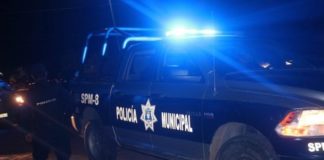 Mueren dos tras chocar contra poste de alta tensión