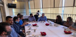 Abren la puerta a Rafael Espino líderes sindicales del Cobach