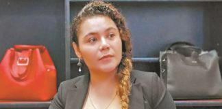 Alcaldesa se divorcia… para que su esposo pueda ser su sucesor