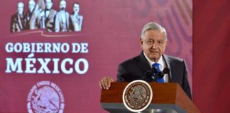 Revela AMLO que ya se negocia un aumento de salario para el 2021
