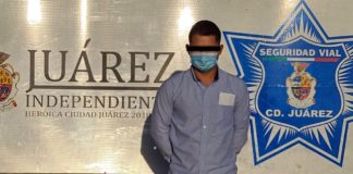 Detienen a conductor por traer engomados falsos