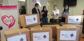 Dona Lear 30 mil cubrebocas a DIF