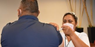 Vacunan a trabajadores de Fiscalía contra la influenza