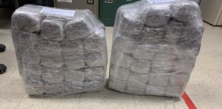 Se encuentran policías viales 41 paquetes de marihuana abandonados