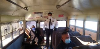 Continúan entregando cubre bocas a usuarios de rutas