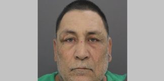 Condenado a 50 años de cárcel por atacar a policías municipales