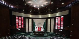 Diputados modifican decreto de consulta popular sobre juicio a expresidentes